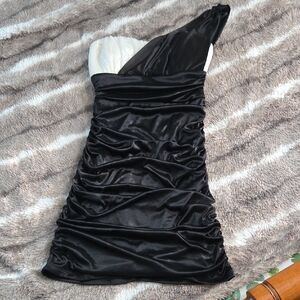 B. Smart Elegant Black and Cream One-Shoulder Dress
